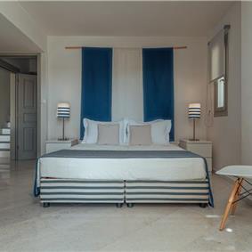 4 bedroom villa with pool, Paros, sleeps 8